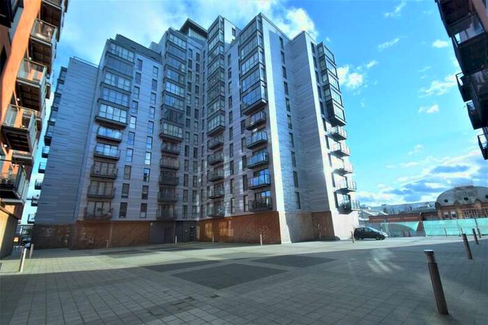 2 Bedroom Apartment To Rent In Lexington Apartments, Railway Terrace, Slough, SL2