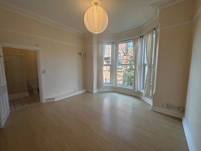 Studio To Rent In Flat, Magdala Road, Mapperley Park, Nottingham, NG3