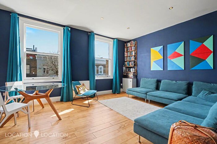 3 Bedroom Flat For Sale In Bayston Road, London, N16