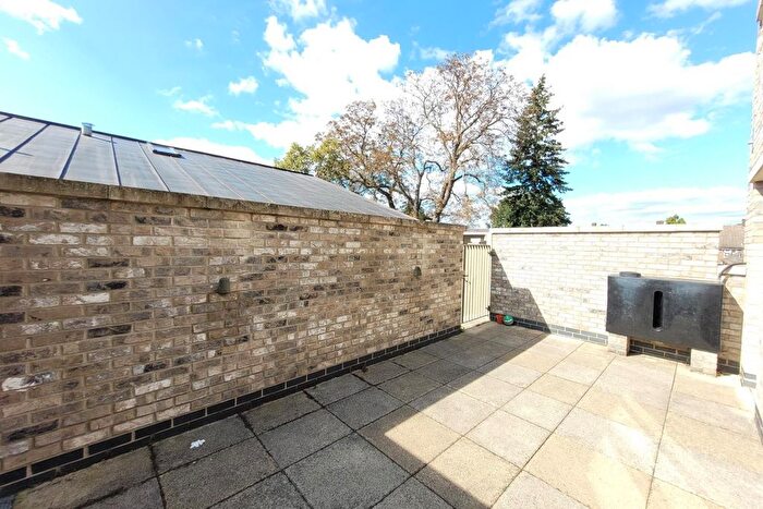 2 Bedroom Flat To Rent In Croxted Road, West Dulwich, London, SE21