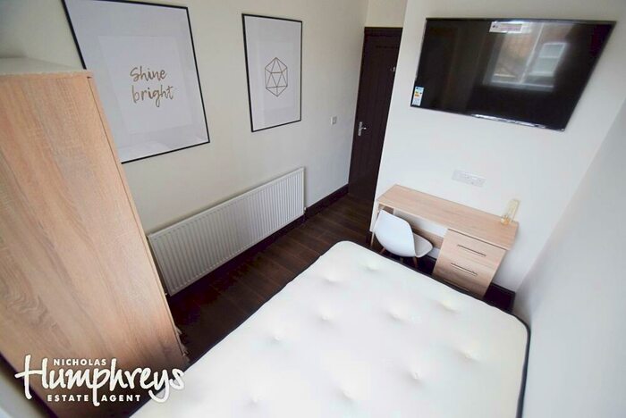 5 Bedroom Terraced House To Rent In Seaford Street, Shelton, Stoke-On-Trent, ST4