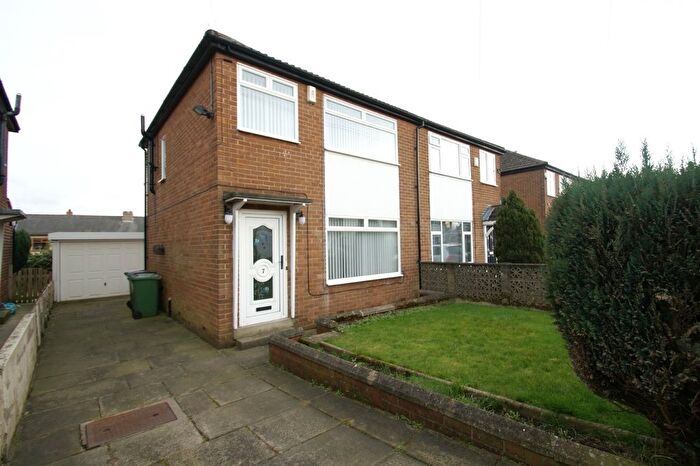 3 Bedroom Detached House To Rent In Uppermoor Close, Pudsey, West Yorkshire, Uk, LS28