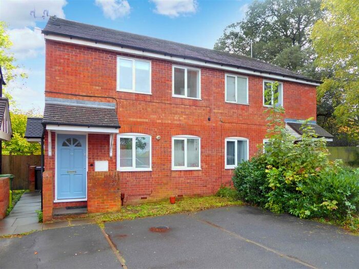 2 Bedroom Maisonette To Rent In Rectory Road, Redditch, B97