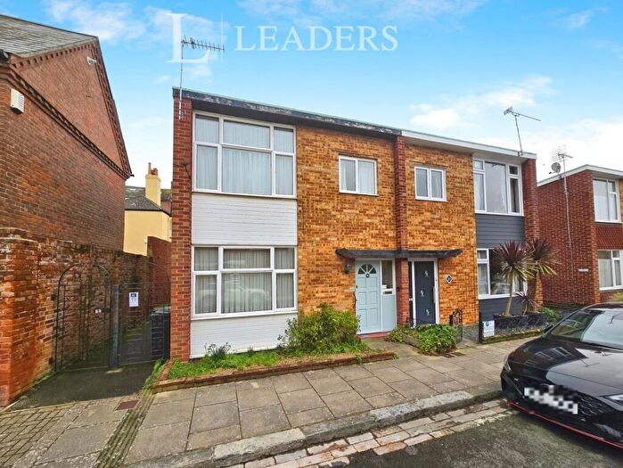 3 Bedroom Terraced House For Sale In St. Thomas's Street, Portsmouth, Hampshire, PO1