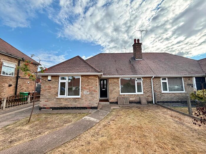 2 Bedroom Semi-Detached Bungalow To Rent In Greenwich Avenue, Nottingham, NG6