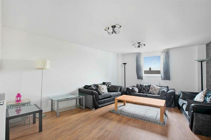 2 Bedroom Flat To Rent In Palgrave Gardens, Marylebone, London, NW1