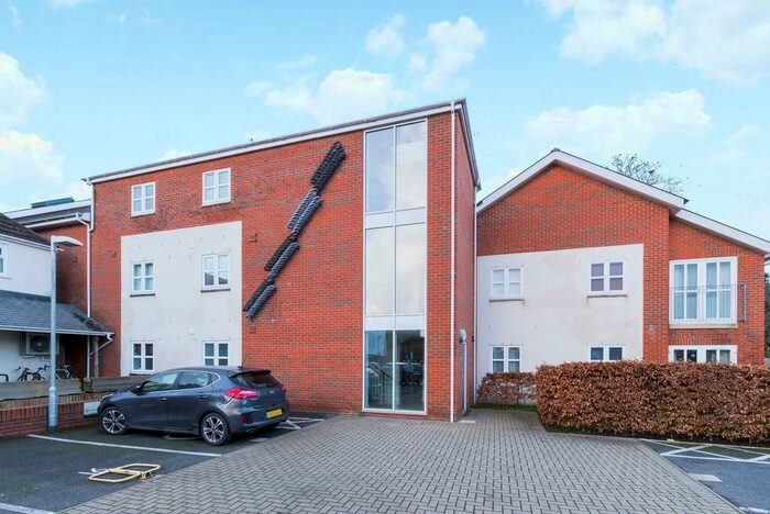 2 Bedroom Apartment To Rent In Worplesdon Road, GU2