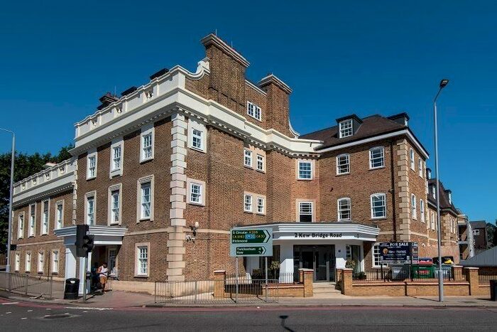 1 Bedroom Flat To Rent In Kew Bridge, Brentford, Uk, TW8