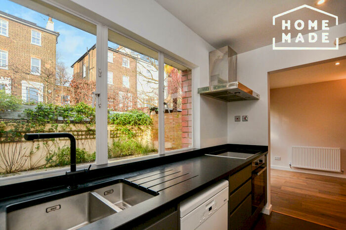 4 Bedroom Mews To Rent In Murray Mews, Camden, NW1