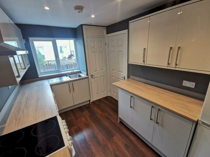 3 Bedroom End Of Terrace House To Rent In Bakewell Gardens, Gamesley, SK13