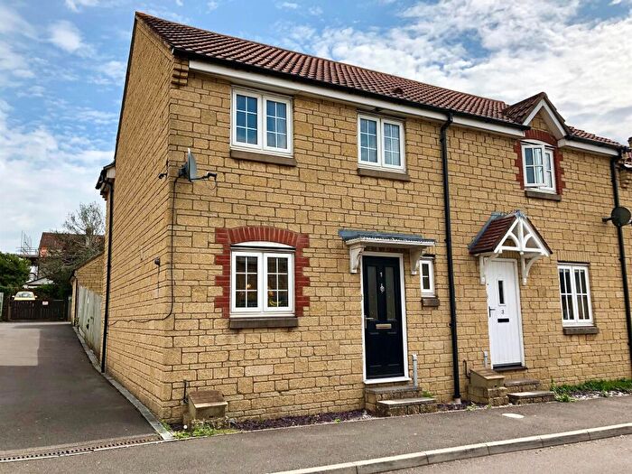 3 Bedroom House To Rent In Newington Close, Frome, BA11