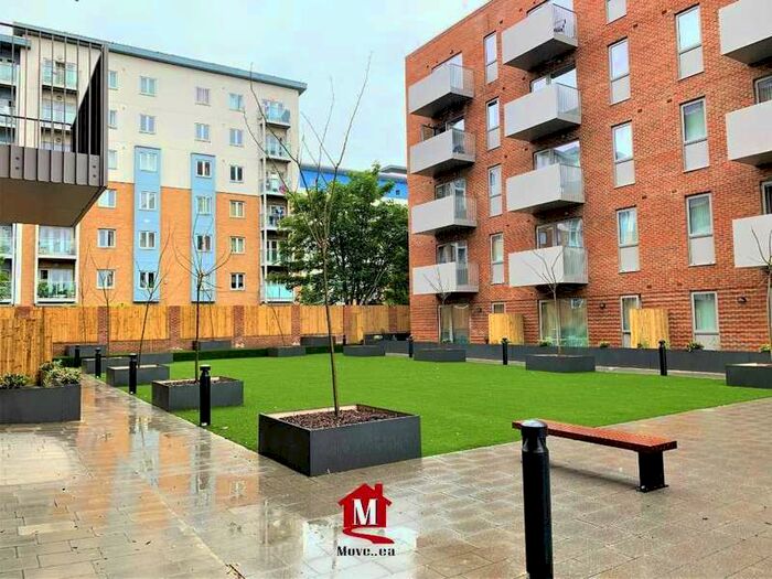2 Bedroom Apartment To Rent In Iron House, Metal Works, Slough, SL2