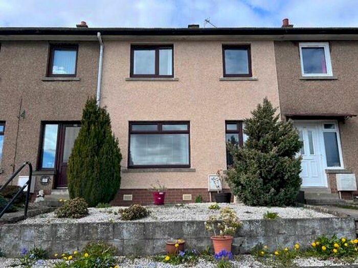 3 Bedroom Terraced House To Rent In Greendykes Road, Dundee, DD4