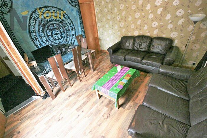 6 Bedroom Terraced House To Rent In Thornville Terrace, Hyde Park, LS6