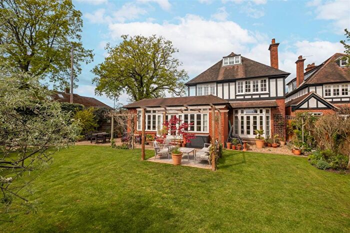 5 Bedroom Detached House For Sale In Thorkhill Road, Thames Ditton, KT7