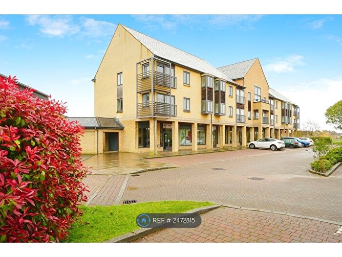 2 Bedroom Flat To Rent In Thornhill Close, Carterton, OX18