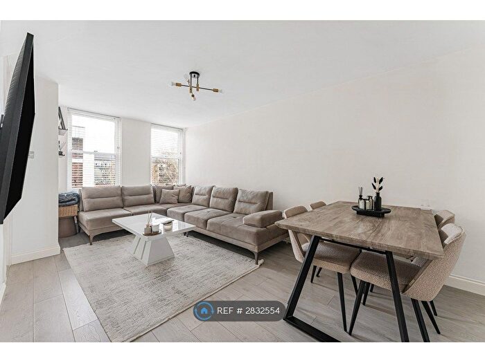 1 Bedroom Flat To Rent In Nightingale Road, London, N1