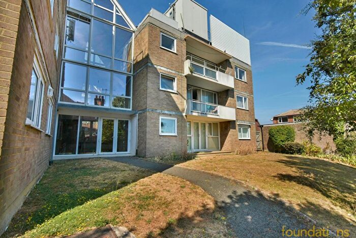 4 Bedroom Flat For Sale In Upper Sea Road, Bexhill-On-Sea, TN40