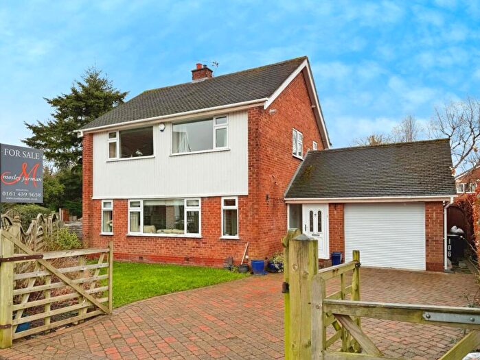 3 Bedroom Detached House For Sale In Northcote Road, Bramhall, SK7