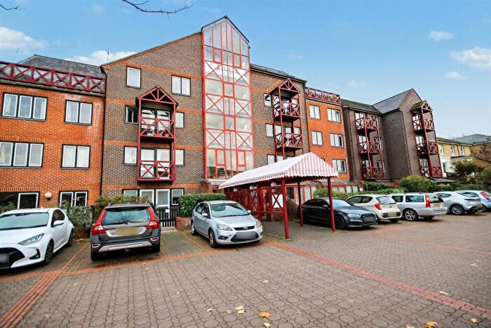 1 Bedroom Flat For Sale In The Mount, Guildford, GU2