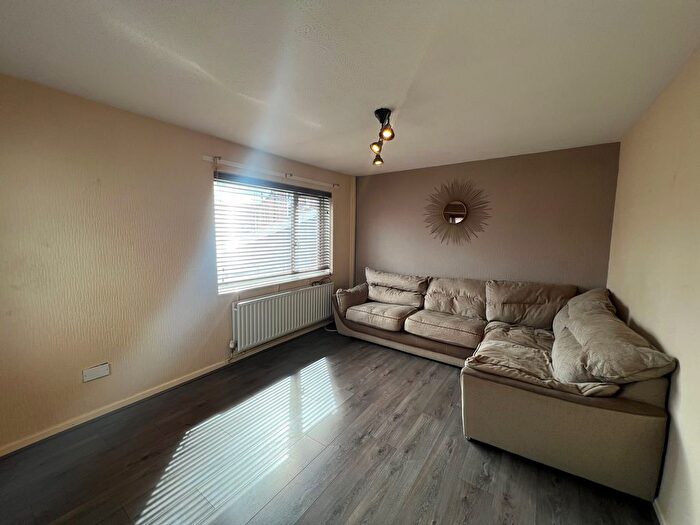 1 Bedroom Maisonette To Rent In Trent Walk, Manchester, M43
