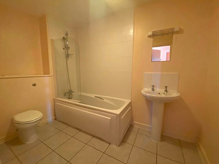 2 Bedroom Flat To Rent In Apartment, Salubrious Court, Salubrious Passage, Swansea, SA1