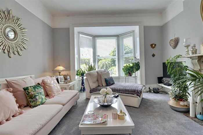 6 Bedroom Semi-Detached House For Sale In St. Andrews Road, Southsea, PO5