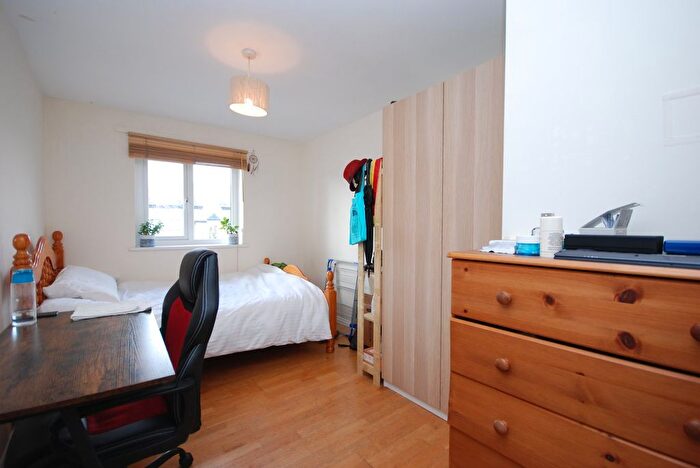 2 Bedroom Flat To Rent In St James Drive, Wandsworth Common, SW12