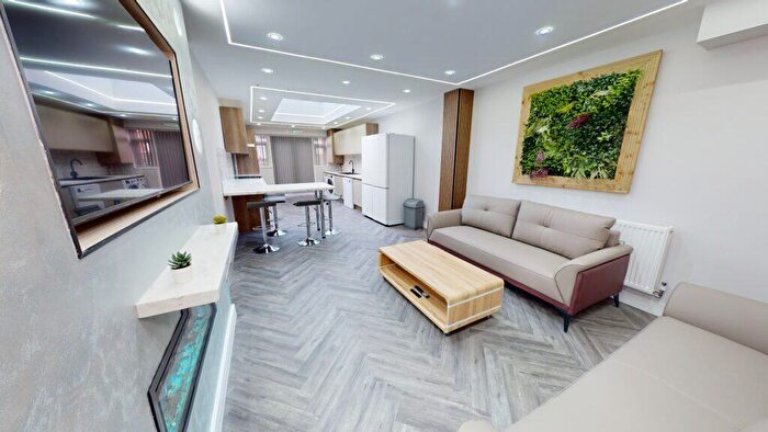 5 Bedroom House To Rent In Exeter Road, Selly Oak, Birmingham, B29