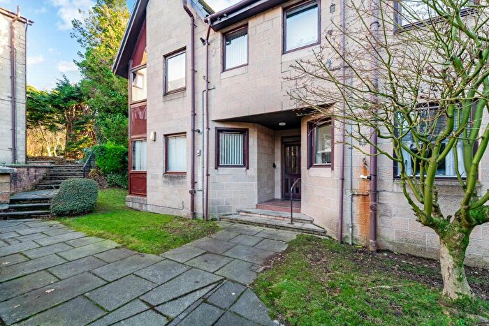 1 Bedroom Apartment To Rent In High Street, Kilmacolm, PA13