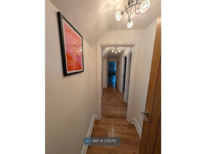 2 Bedroom Flat To Rent In West Didsbury, Manchester, M20