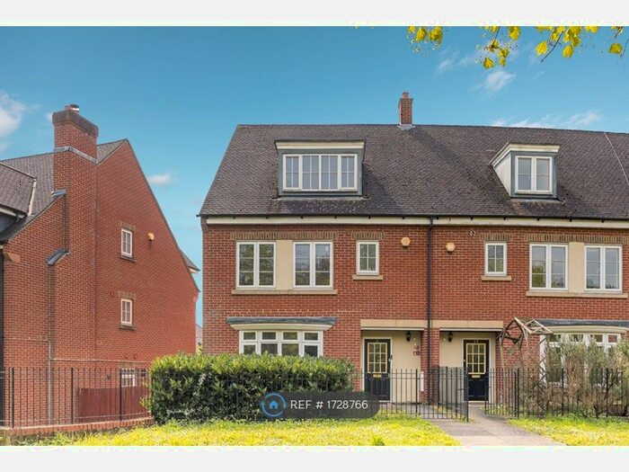 4 Bedroom Terraced House To Rent In Chandos Court, Stanmore, HA7