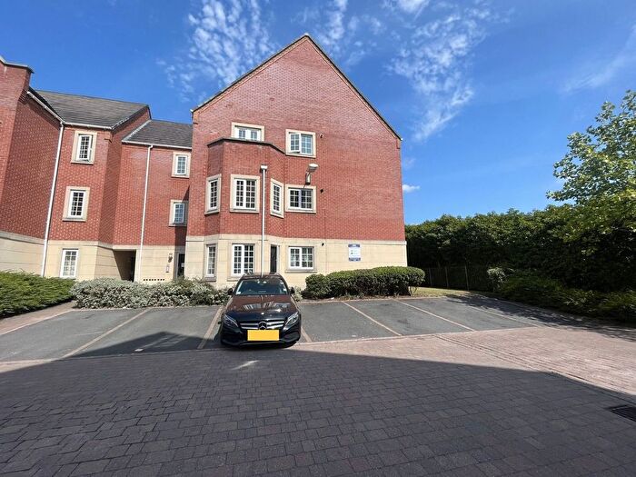 2 Bedroom Flat For Sale In Columbus Avenue, Brierley Hill, DY5