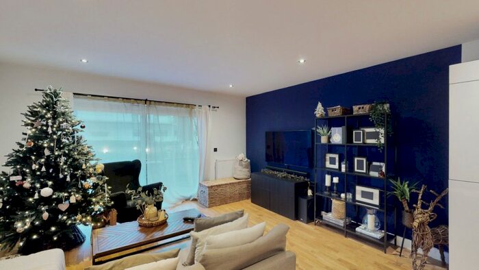 2 Bedroom Flat For Sale In Miles House, UB9