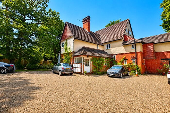 1 Bedroom Flat For Sale In Pembroke Road, Woking, Surrey, GU22