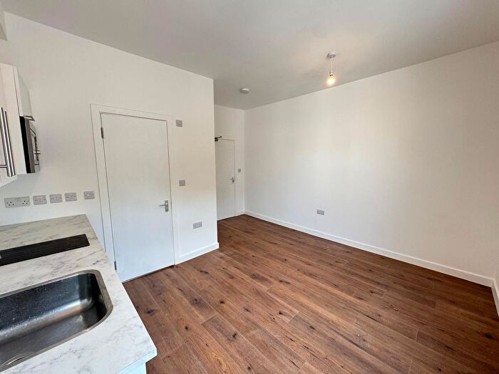 1 Bedroom Studio To Rent In Beulah Road, Thornton Heath, CR7