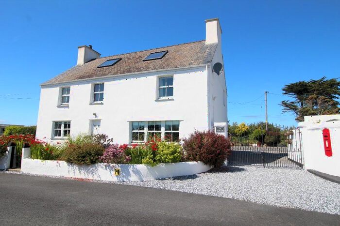 6 Bedroom Detached House For Sale In Capel Gwyn, Bryngwran, LL65