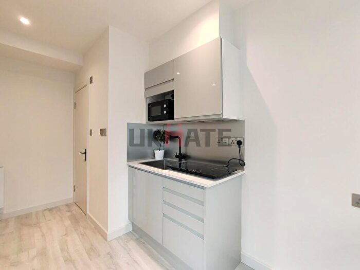 1 Bedroom Flat To Rent In Villiers Road, KT1