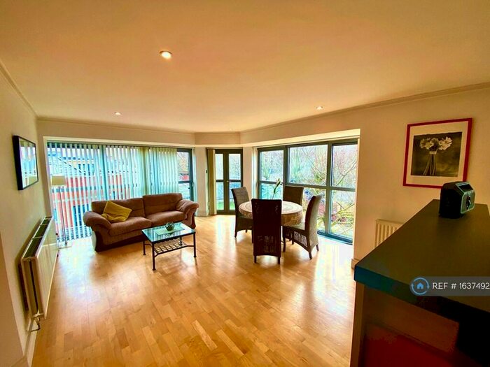 2 Bedroom Flat To Rent In Redcliffe Backs, Bristol, BS1