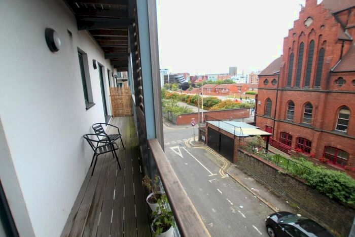 2 Bedroom Flat To Rent In Chandlers Wharf, City Centre, Liverpool, L1