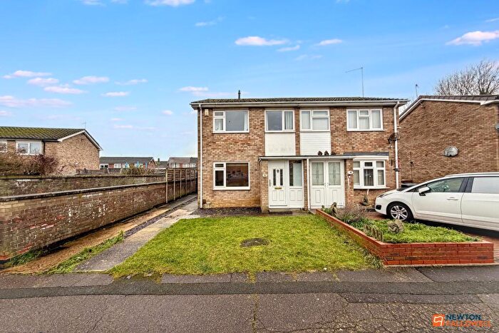 2 Bedroom Semi Detached House For Sale In Watt Close, Paston, Peterborough, PE4