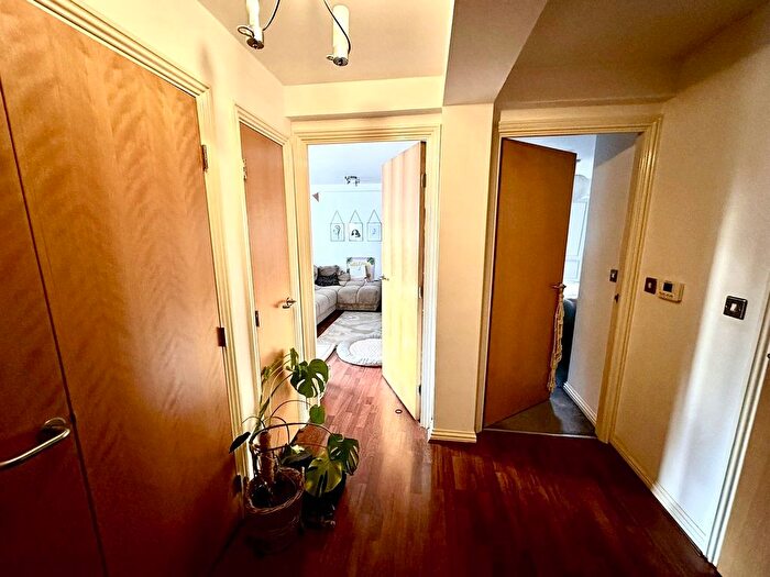 1 Bedroom Flat To Rent In Elm Grove, London, SW19
