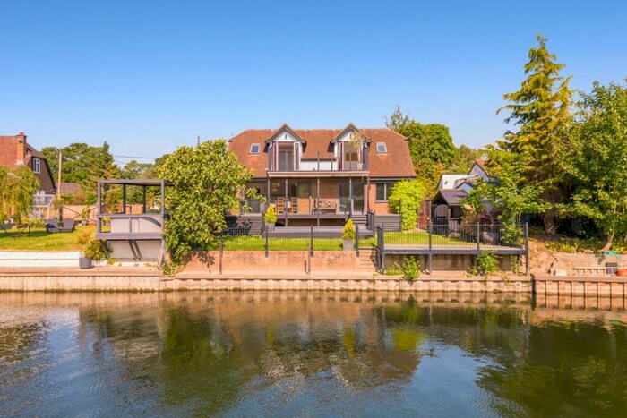 5 Bedroom Detached House To Rent In Ham Island Windsor, SL4