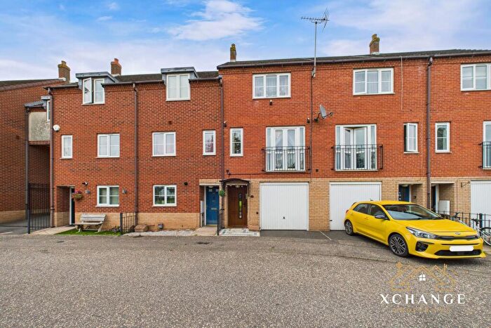 3 Bedroom Terraced House For Sale In Cypress Way, Nuneaton, CV10