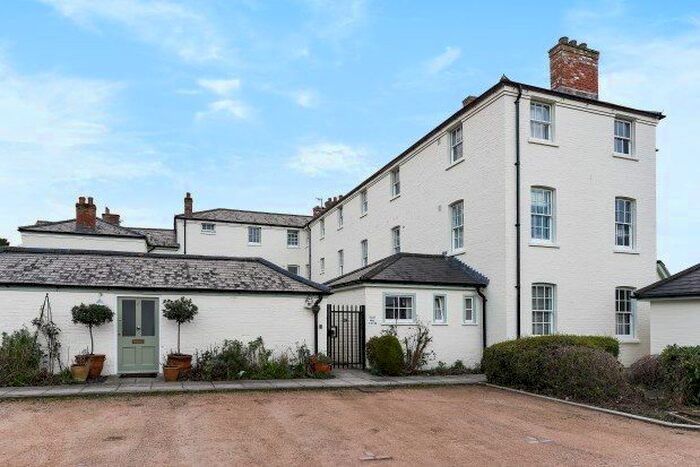 1 Bedroom Flat To Rent In Union Place, Lymington, SO41