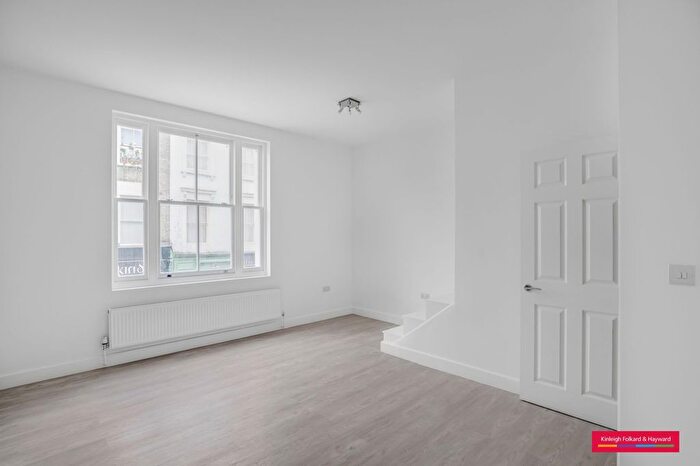 2 Bedroom Flat To Rent In Portobello Road, London, W11
