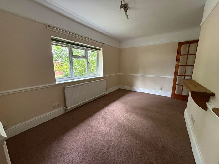 1 Bedroom Flat To Rent In Homestead Road, Hatfield, AL10
