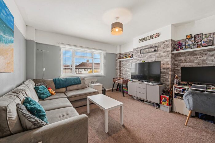 2 Bedroom Flat For Sale In Kingston Road, Kingston Upon Thames, KT1