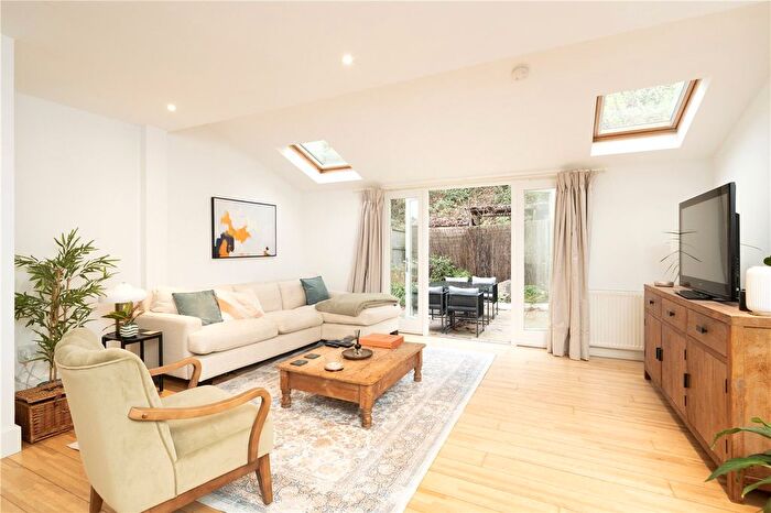 2 Bedroom End Terrace House To Rent In Earlsfield Road, London, SW18