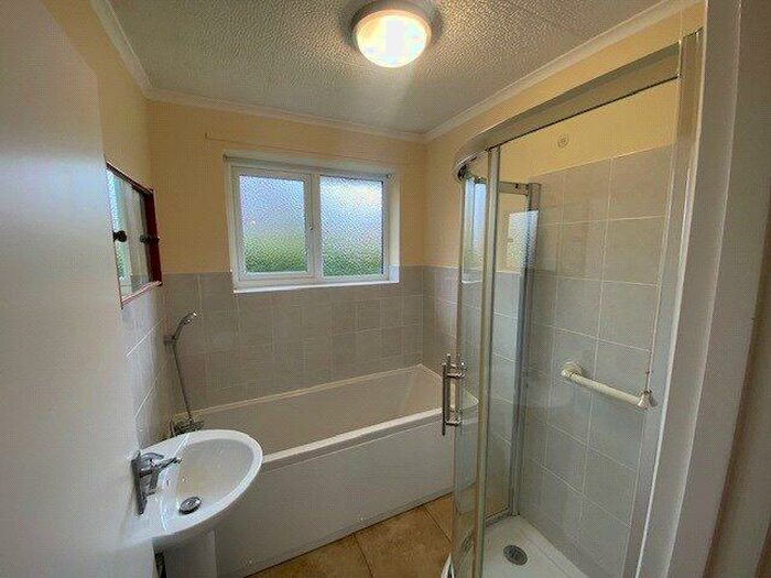 2 Bedroom Bungalow To Rent In Gorse Way, Hartley, Longfield, Kent, DA3